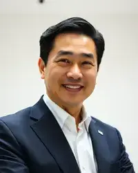 鈴木 健二 - 副社長